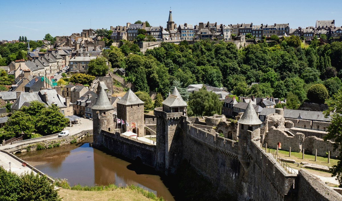 Taxi Rennes vers le Château de Fougères